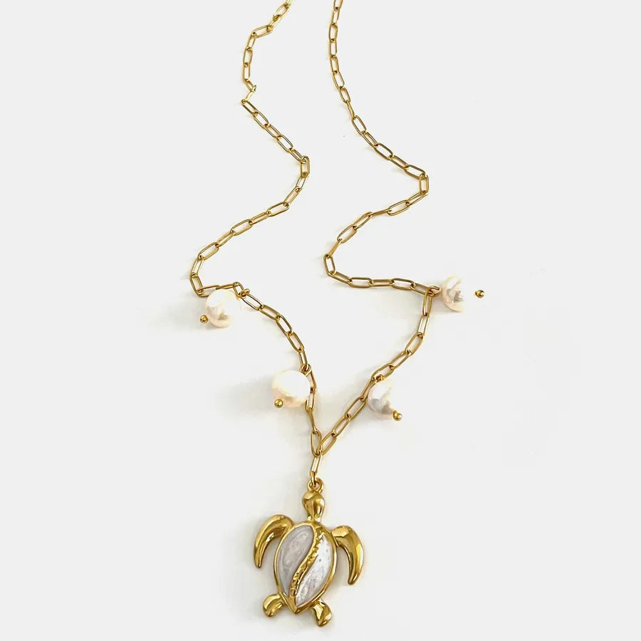 Collier petite tortue, chaîne fine dorée — vue 3