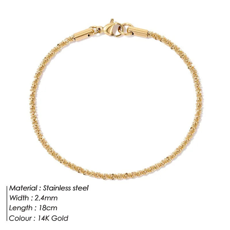 Bracelet géométrique minimaliste, acier doré — vue 9