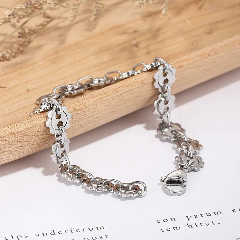 Bracelet épuré en acier titane — vue 2