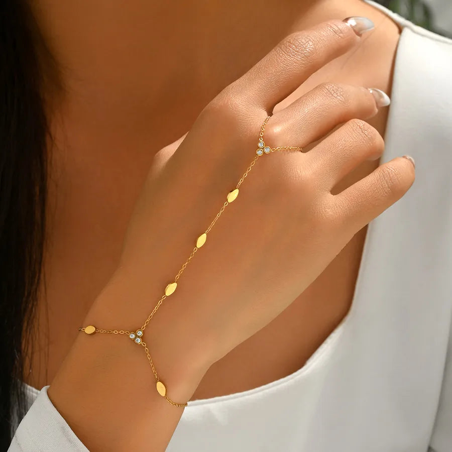 Bracelet feuille nervurée sur chaîne dorée — vue 4