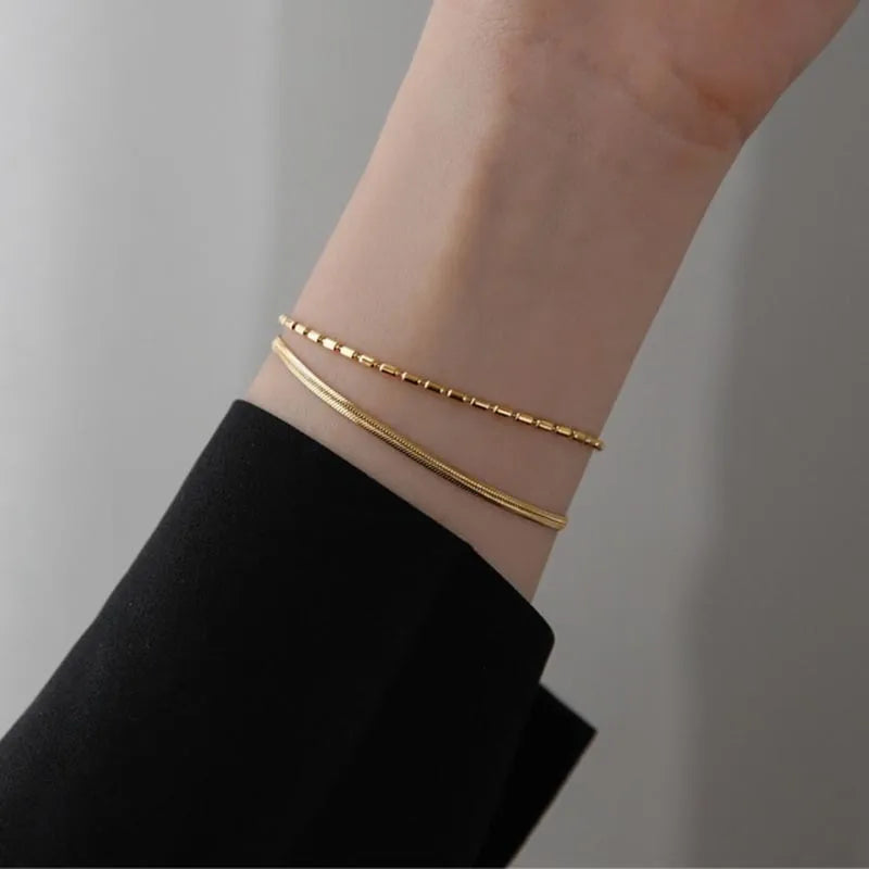 Bracelet géométrique épuré en acier inoxydable doré