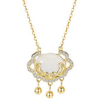 Collier cadenas sur chaîne dorée — vue 3