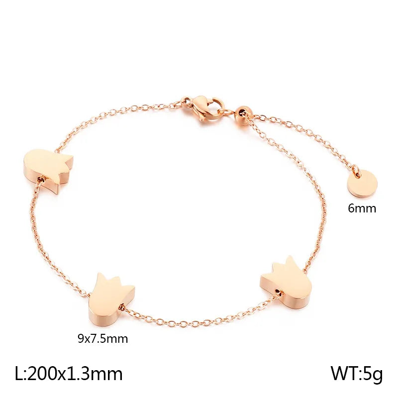 Bracelet fleur ouverte sur chaîne fine dorée — vue 5