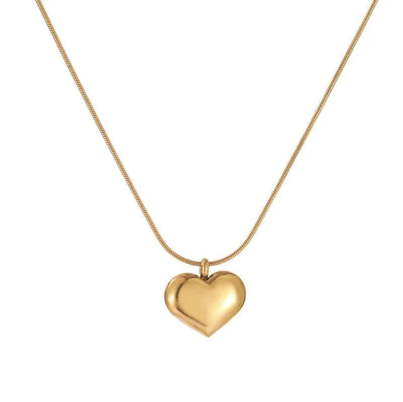 Collier cœur sur maille serpent lisse, acier doré — vue 3