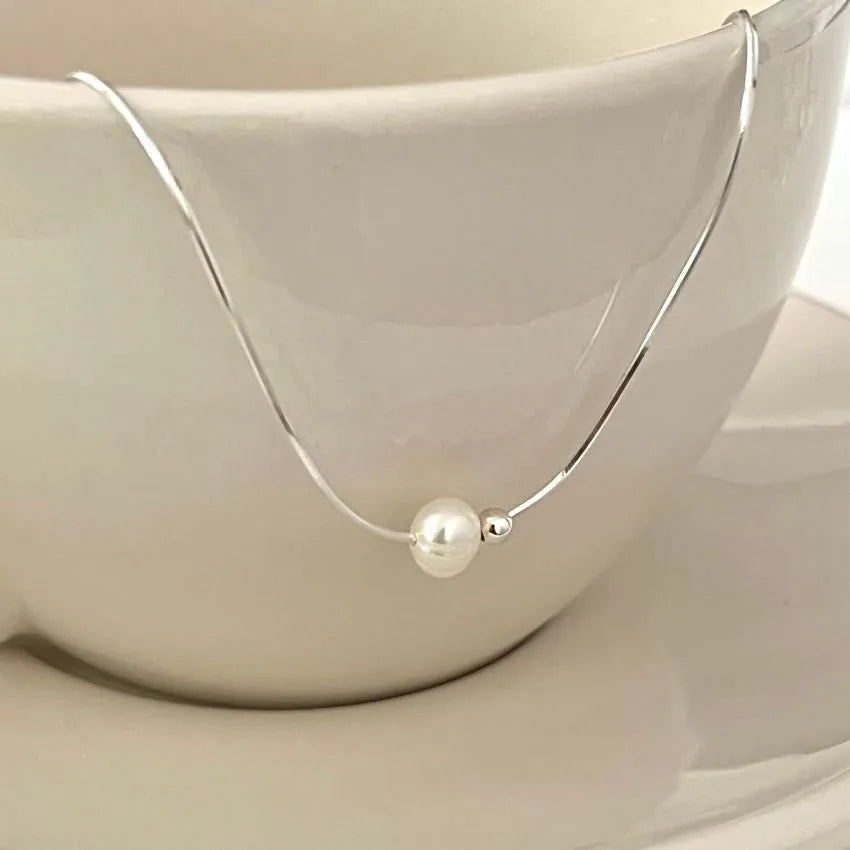 Collier à perle ronde sur chaîne en argent massif 925