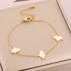Bracelet feuille de ginkgo sur chaîne dorée