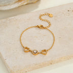 Bracelet cœur doré sur chaîne fine — vue 5