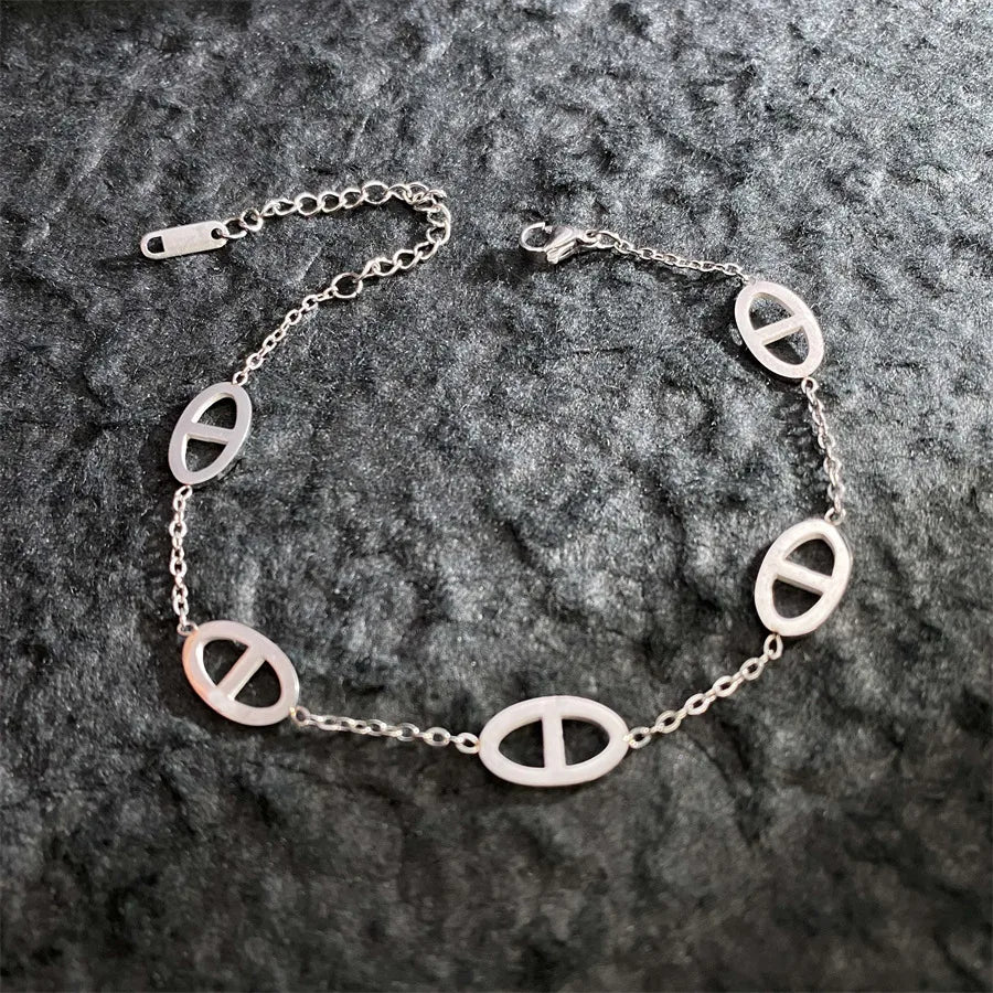 Bracelet aux lignes géométriques, acier titane — vue 2