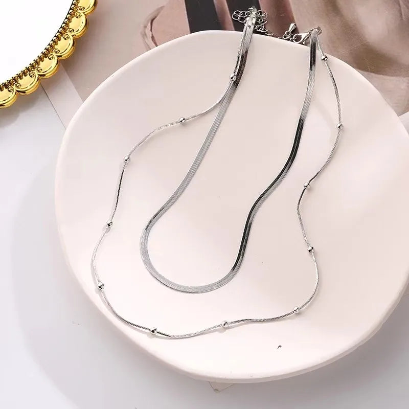 Collier à deux rangs et pendentif en U — vue 8