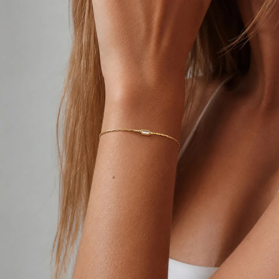 Bracelet chaîne tressée sertie de zircons — vue 4