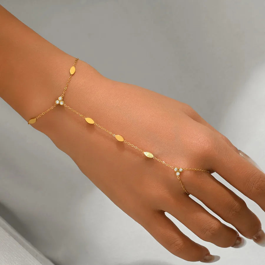 Bracelet feuille nervurée sur chaîne dorée — vue 3