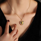Collier médaillon cœur à ouvrir, chaîne dorée — vue 4