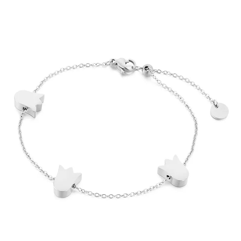 Bracelet fleur ouverte sur chaîne fine dorée — vue 4