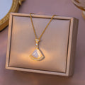 Collier éventail en pierre œil-de-chat, chaîne dorée — vue 4
